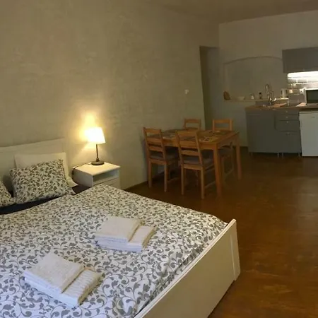 U Dr. Fausta Apartment Slavonice Exterior photo