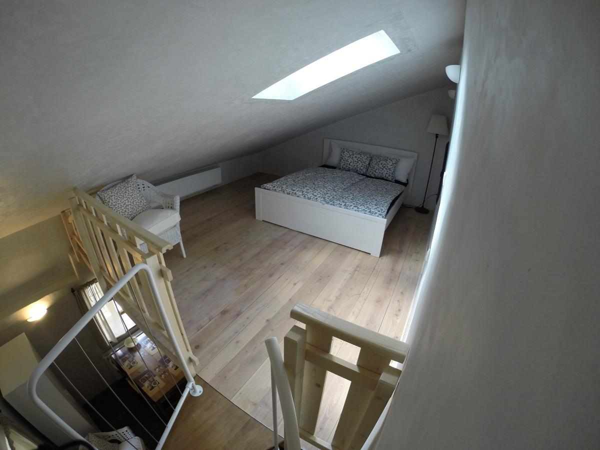 U Dr. Fausta Apartment